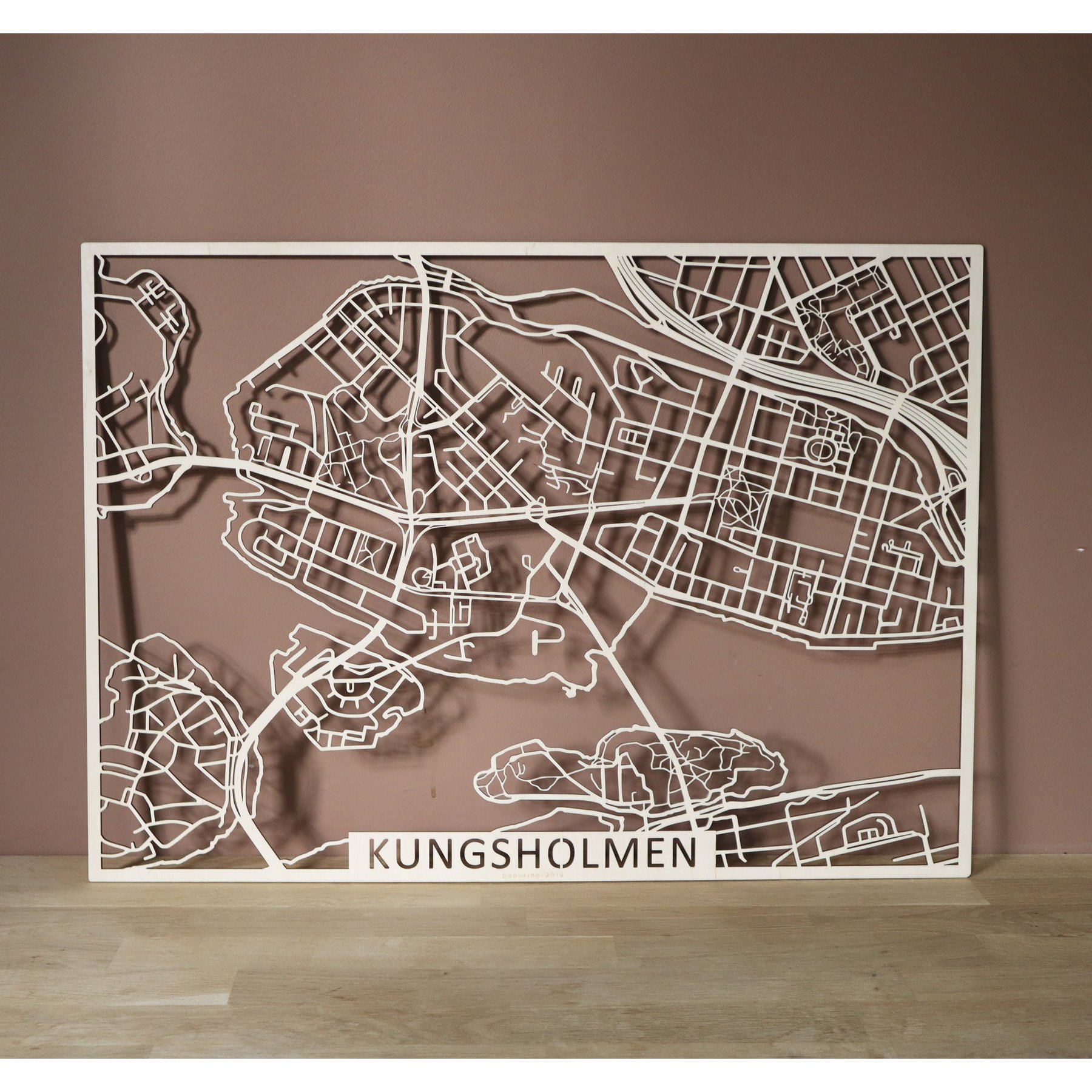 Kungsholmen Träkarta 56x40cm Papurino